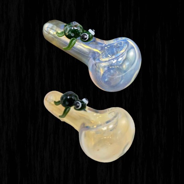 Alta Vida Turtle Glass Pipe