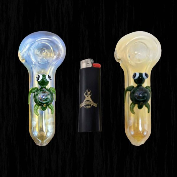 Alta Vida Turtle Glass Pipe